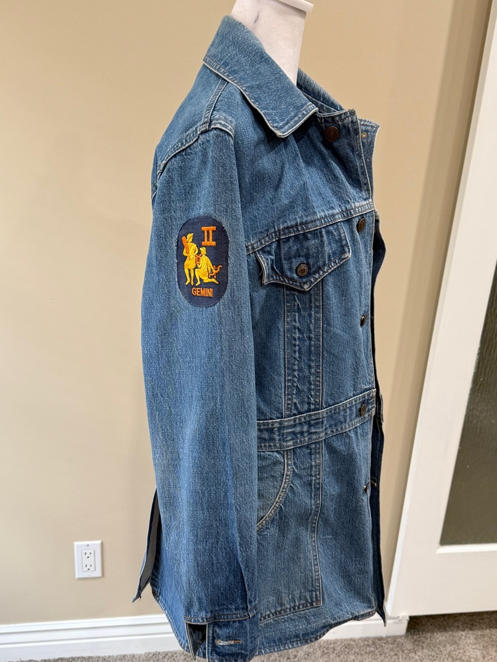 Levi’s Vintage Orange Tab Denim Jacket Custom Art Gemini Patch Medium - Picture 6 of 9